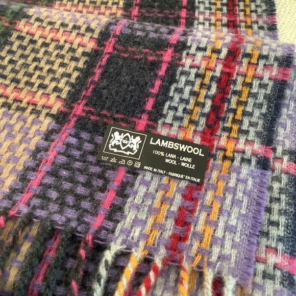 Italian Lambswool Plaid Scarf - Picture 5 of 6